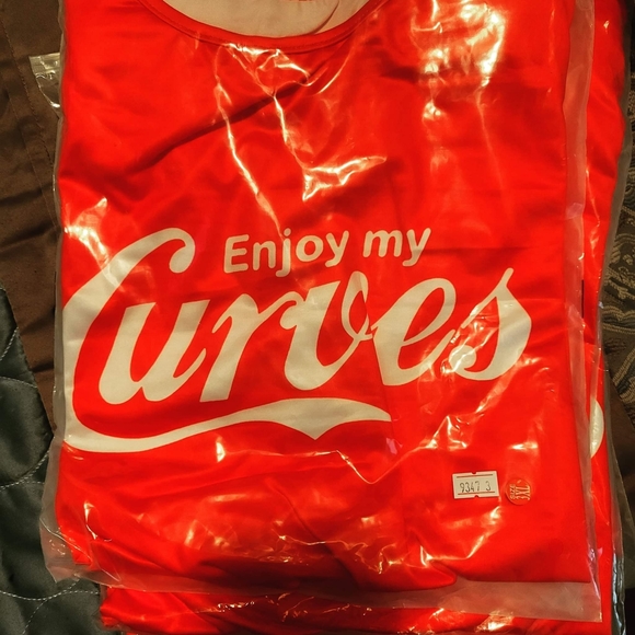 Clothes - Picture 4 of 10